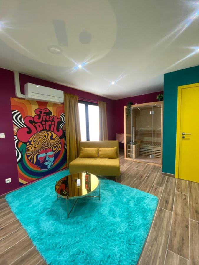 Capsule Groovy-Jacuzzi-Sauna-Billard-Netflix- Nintendo Switch & Jeux Mons Ngoại thất bức ảnh