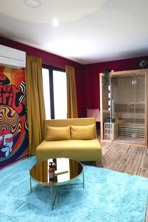 Capsule Groovy-Jacuzzi-Sauna-Billard-Netflix- Nintendo Switch & Jeux Mons Ngoại thất bức ảnh