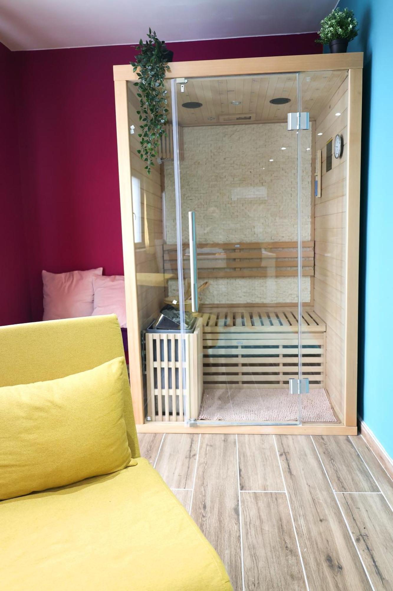 Capsule Groovy-Jacuzzi-Sauna-Billard-Netflix- Nintendo Switch & Jeux Mons Ngoại thất bức ảnh